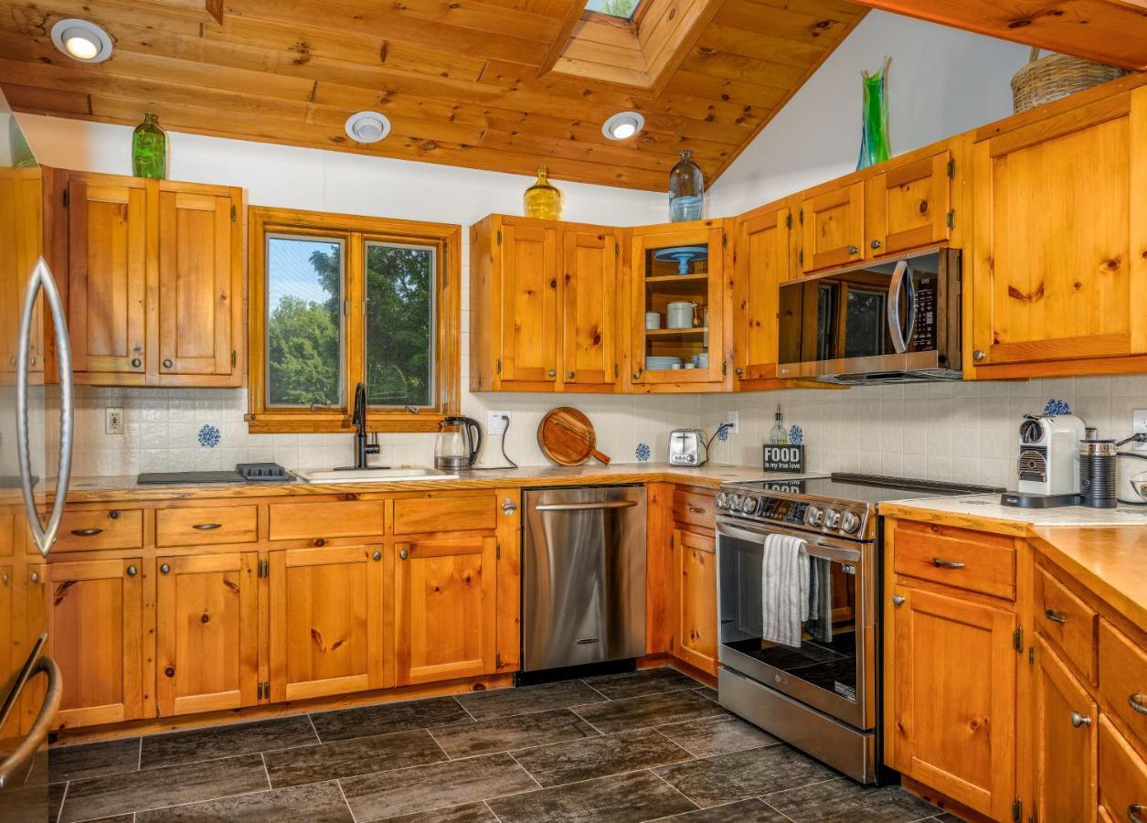Mountain Blue Vista - Luxury Retreat Near Ski Resorts With Pond, Firepit And Hot Tub Уиндъм Екстериор снимка